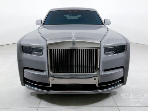 Used 2024 Rolls-Royce Phantom Sedan w/ The Phantom Package RWD image 7