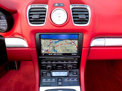 Used 2015 Porsche Boxster S image 20