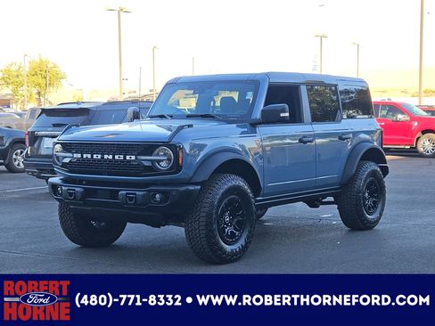 New 2025 Ford Bronco Badlands image 1