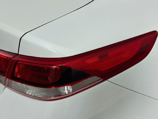 Used 2018 Kia Optima LX w/ 17" Alloy Wheels Package FWD image 30