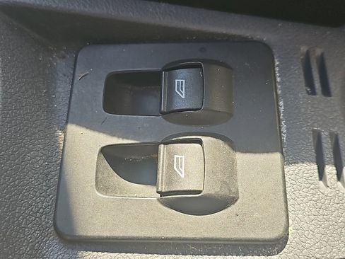 Used 2010 Ford Transit Connect XLT FWD image 27