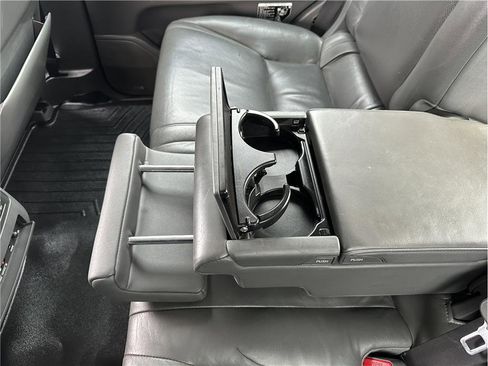 Used 2008 Lexus LX 570 4WD image 17