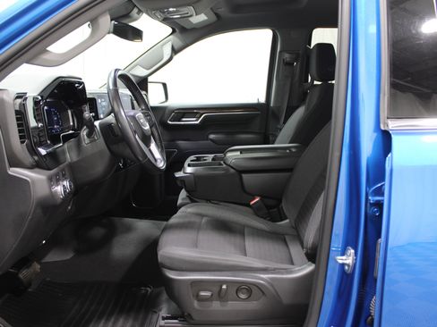 Used 2022 GMC Sierra 1500 Elevation image 3