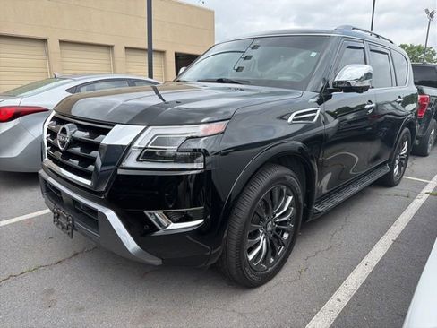 Used 2023 Nissan Armada Platinum w/ Captain's Chairs Package AWD/4WD image 3
