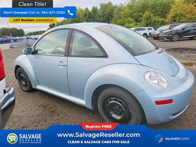 Used 2010 Volkswagen Beetle Coupe FWD image 3