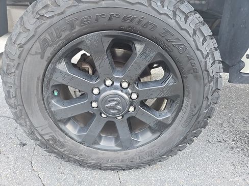 Used 2022 RAM 2500 Laramie w/ Night Edition image 36