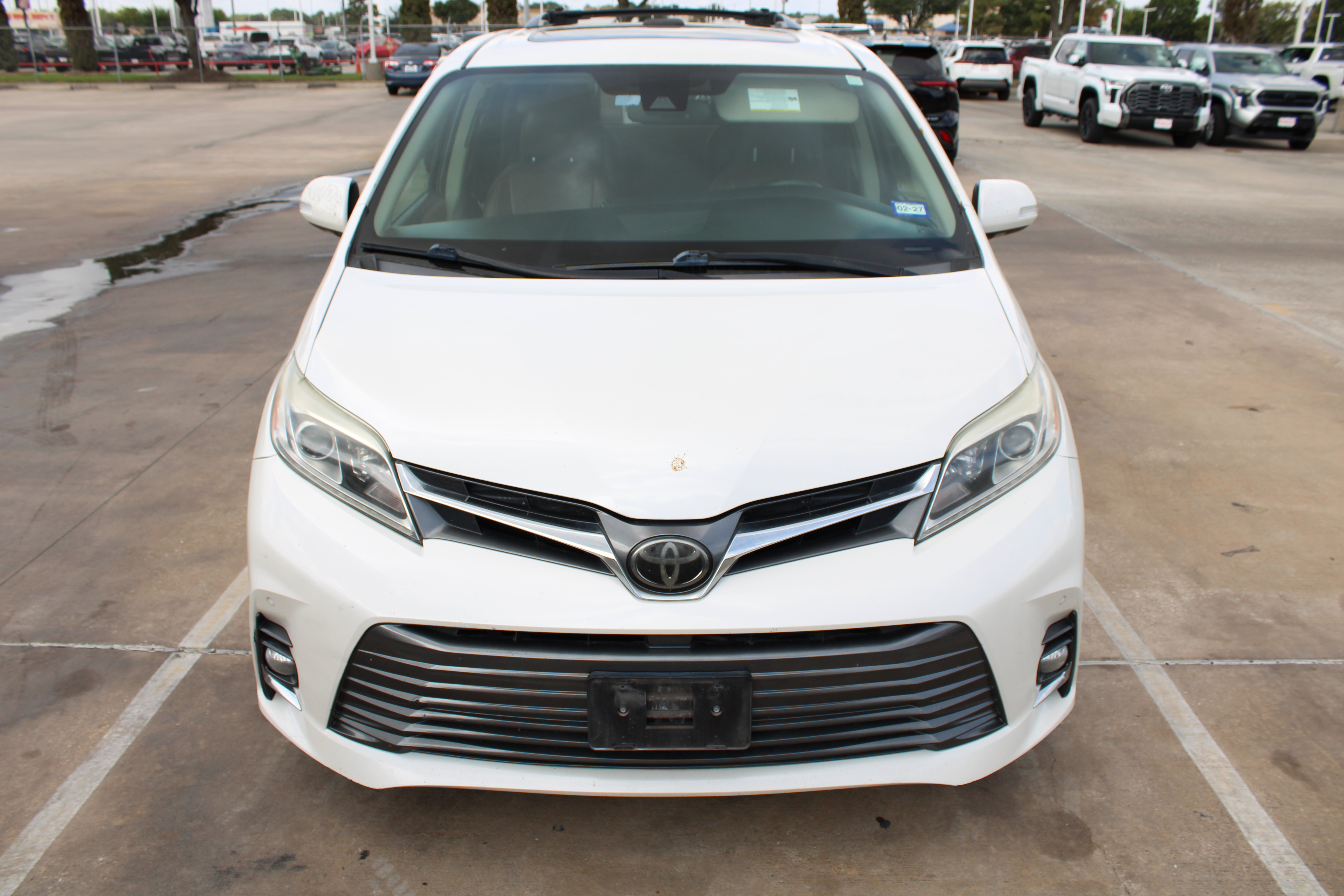 Used 2018 Toyota Sienna Limited FWD image 3