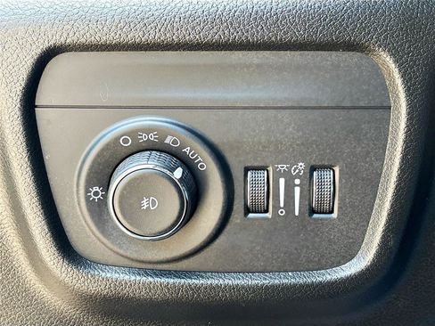 Used 2024 Jeep Grand Cherokee L Limited w/ Luxury Tech Group II image 10