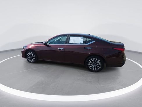 Used 2025 Nissan Altima 2.5 SV FWD image 6