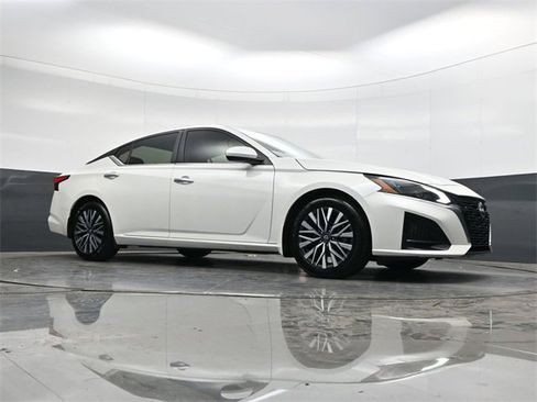 Used 2023 Nissan Altima 2.5 SV image 28