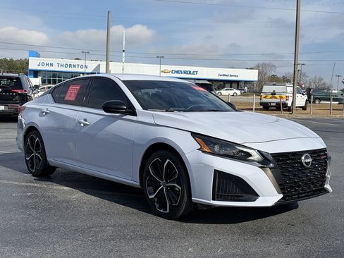 Certified 2024 Nissan Altima 2.5 SR image 7