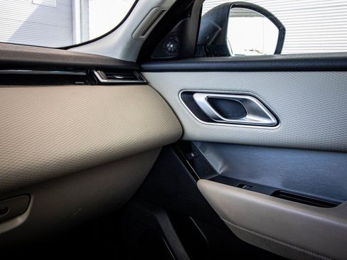 Used 2020 Land Rover Range Rover Velar S image 42