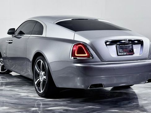 Used 2015 Rolls-Royce Wraith image 16