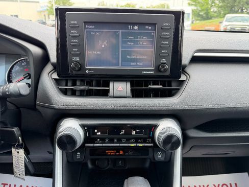 Used 2020 Toyota RAV4 LE w/ All Weather Liner Package AWD/4WD image 20