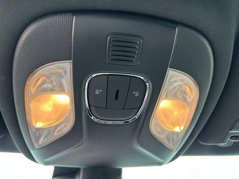 Used 2025 Jeep Compass Limited image 25