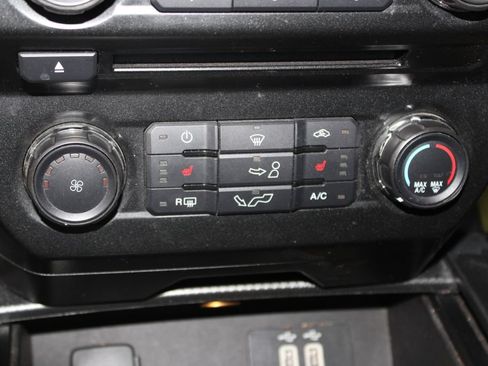 Used 2016 Ford F150 XLT w/ Equipment Group 302A Luxury AWD/4WD image 28