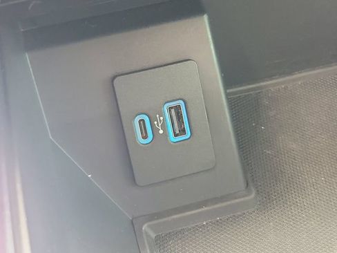 Used 2022 Ford F150 Lariat AWD/4WD image 31