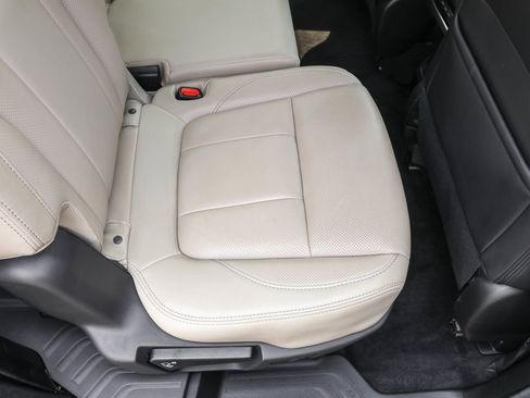 Used 2023 Subaru Ascent Limited image 40