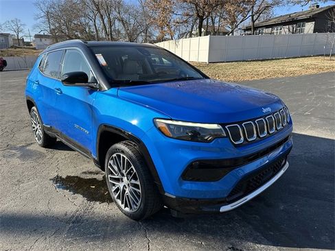 Used 2022 Jeep Compass Limited w/ Elite Group image 4