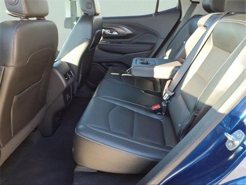 Used 2023 GMC Terrain SLT image 21