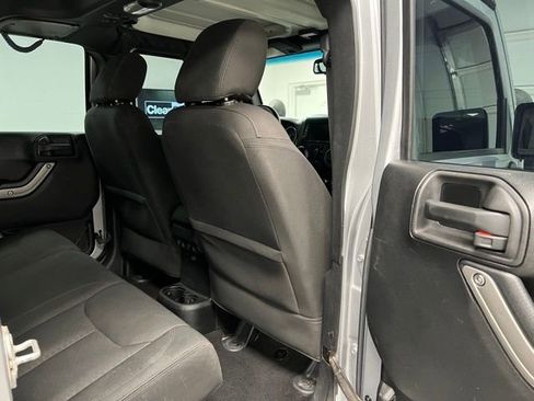 Used 2015 Jeep Wrangler Unlimited Sport w/ Quick Order Package 24S AWD/4WD image 44
