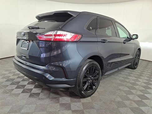 Used 2022 Ford Edge ST-Line image 10
