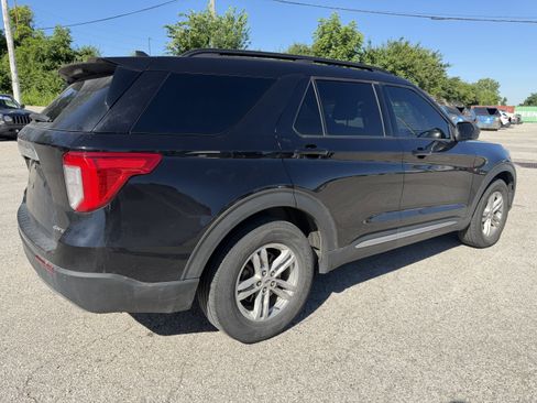 Used 2021 Ford Explorer XLT w/ Equipment Group 202A AWD/4WD image 7