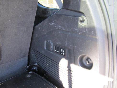 Used 2023 Chevrolet Tahoe High Country image 31