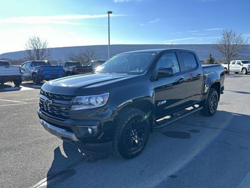 Used 2022 Chevrolet Colorado Z71 w/ Z71 Midnight Edition image 3