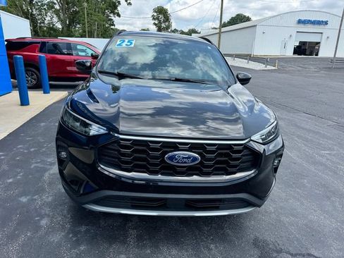 Used 2025 Ford Escape ST-Line Select AWD/4WD image 7