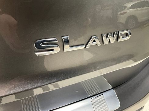 Used 2023 Nissan Rogue SL w/ SL Premium Package image 10