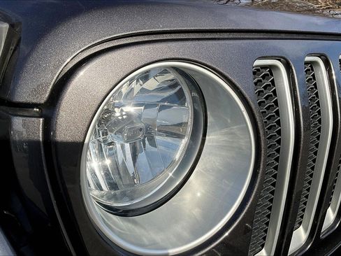 Used 2019 Jeep Wrangler Unlimited Sahara AWD/4WD image 26