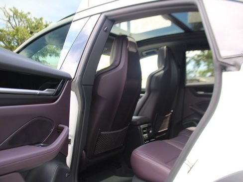 Used 2025 Porsche Macan Electric image 41