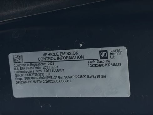 Used 2025 GMC Yukon XL AT4 w/ AT4 Premium Package AWD/4WD image 43