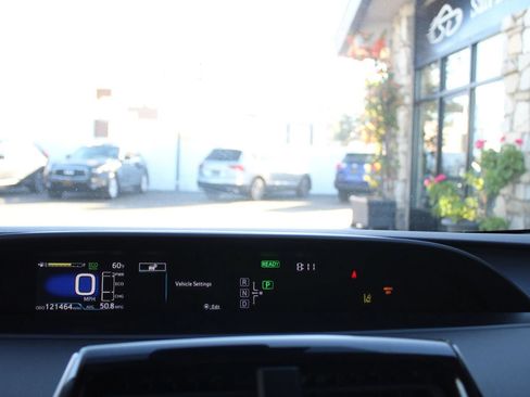 Used 2017 Toyota Prius Four FWD image 17