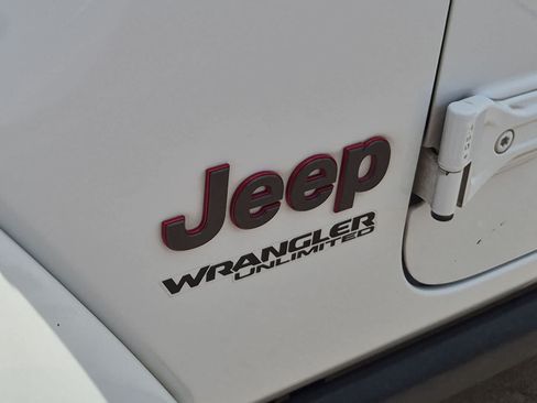 Used 2021 Jeep Wrangler Unlimited Rubicon AWD/4WD image 30