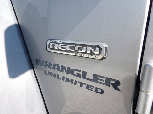 Used 2017 Jeep Wrangler Unlimited Rubicon AWD/4WD image 29