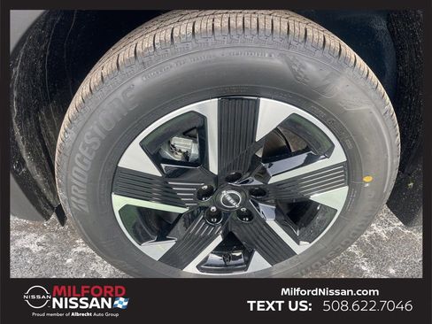 Used 2025 Nissan Kicks SV w/ SV Premium Package AWD/4WD image 8
