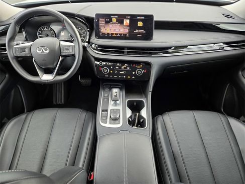 Certified 2025 INFINITI QX60 Pure image 12