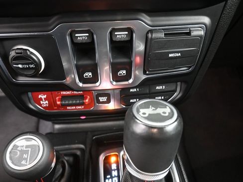 Used 2019 Jeep Wrangler Rubicon image 3