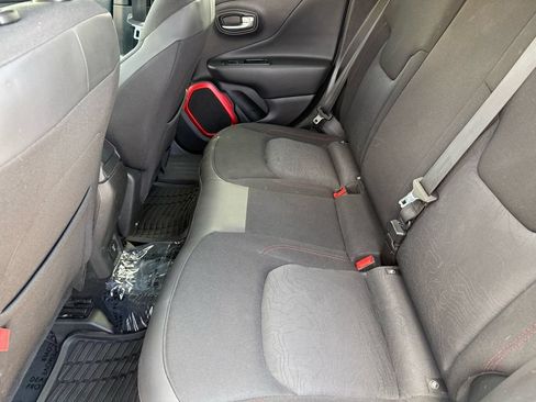 Used 2016 Jeep Renegade Trailhawk AWD/4WD image 22