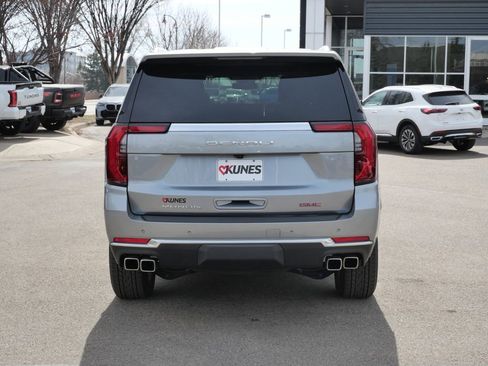 Used 2025 GMC Yukon Denali w/ Sun & Power Step Package image 8