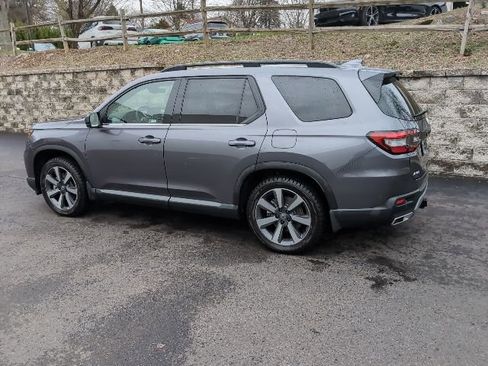 Used 2025 Honda Pilot Elite image 7