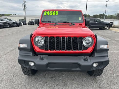 Used 2024 Jeep Wrangler Sport S image 2