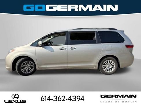 Used 2015 Toyota Sienna XLE FWD image 10