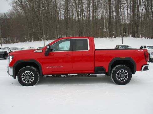 Certified 2024 GMC Sierra 2500 SLE w/ SLE Value Package; image 8