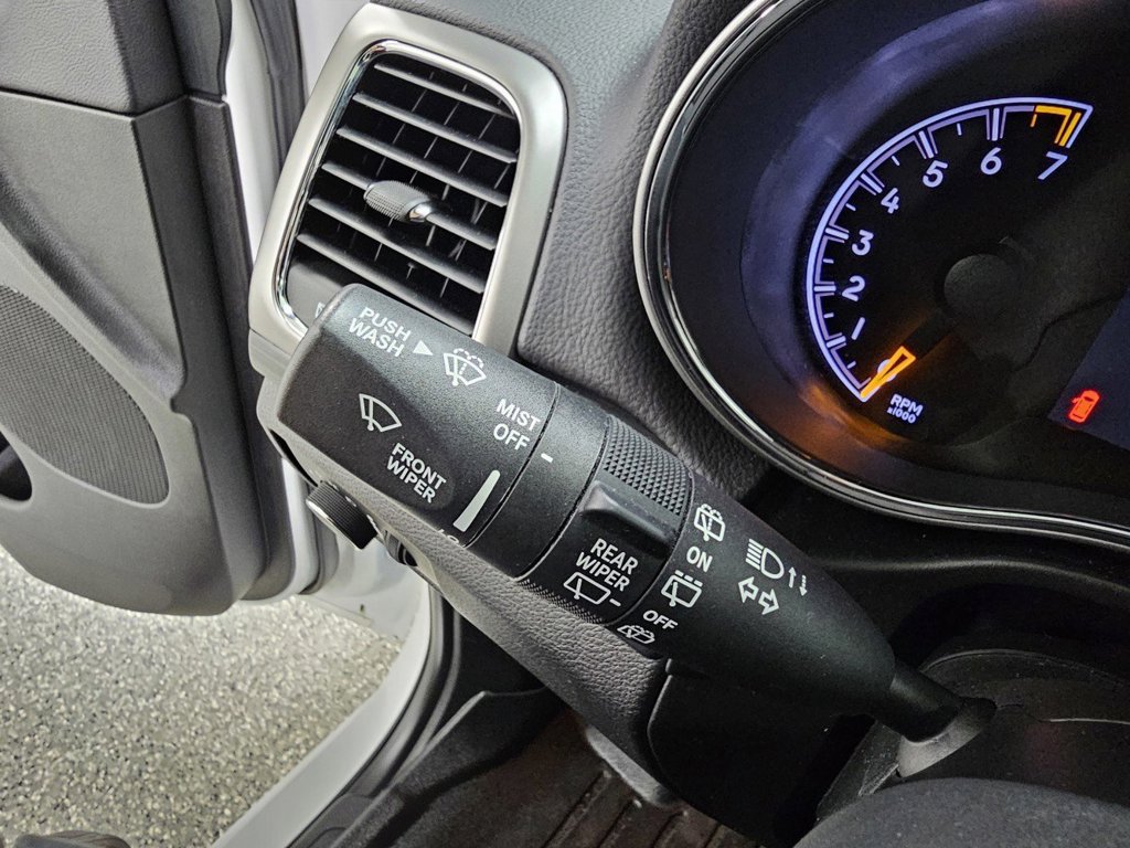 Used 2019 Jeep Grand Cherokee Altitude AWD/4WD image 35