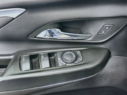 Used 2023 Chevrolet Bolt LT w/ Infotainment Package FWD image 19