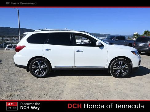 Used 2020 Nissan Pathfinder Platinum image 5