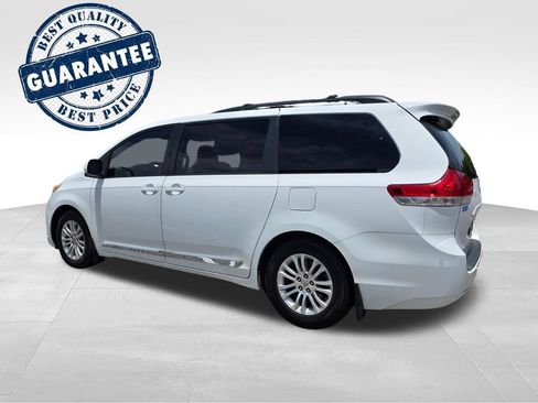 Used 2011 Toyota Sienna XLE FWD image 5